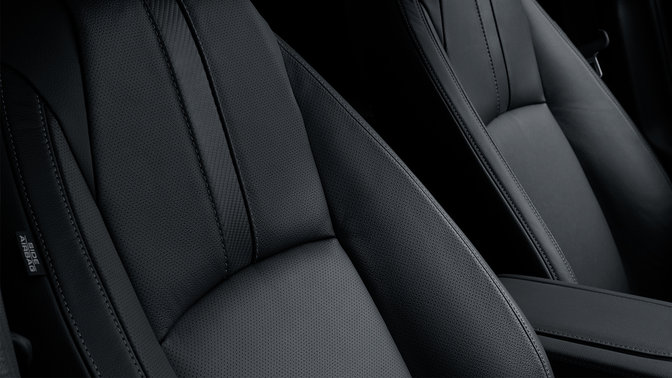 Close-up seats Honda Civic 4-door.