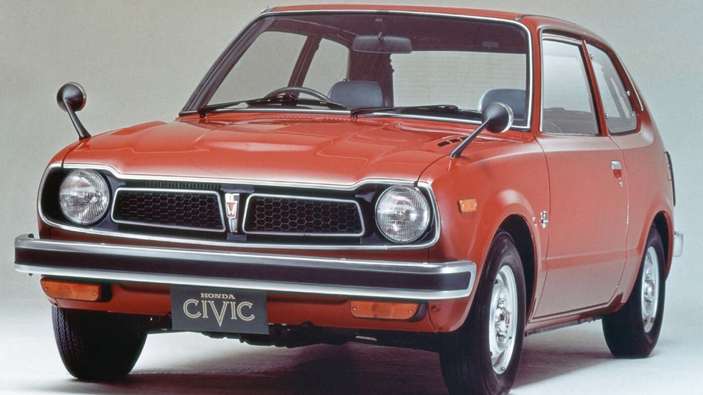 De eerste Honda Civic, driekwart vooraanzicht.