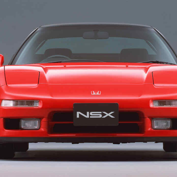 Vooraanzicht van Honda NSX, studiofoto.