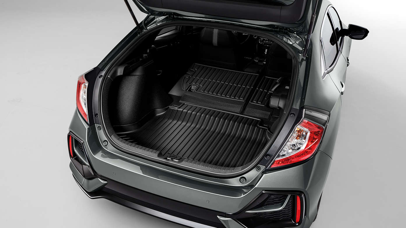 Close-up van Honda Civic 5-deurs achterzijde met Cargo Boot Protector.