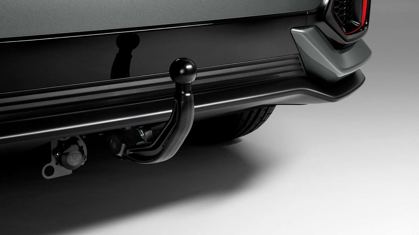 Close-up van Honda Civic 5-deurs achterzijde met afneembare trekhaak.