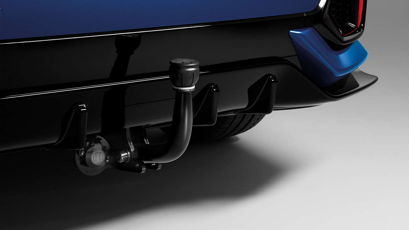 Close-up van Honda Civic 5-deurs achterzijde met vaste trekhaak.