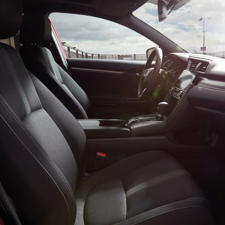 Zijaanzicht van interieur Honda Civic.