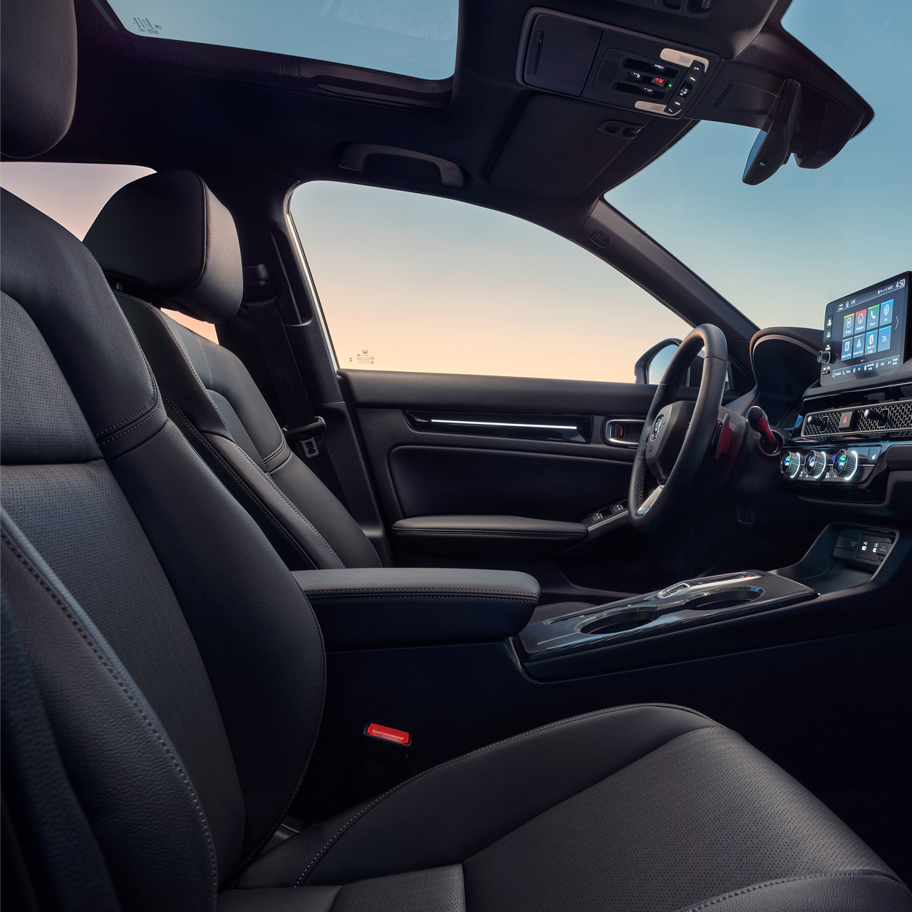 Het interieur van de Honda Civic Hybrid.