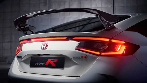 Close-up van de aerodynamische spoiler van de Honda Civic Type R.