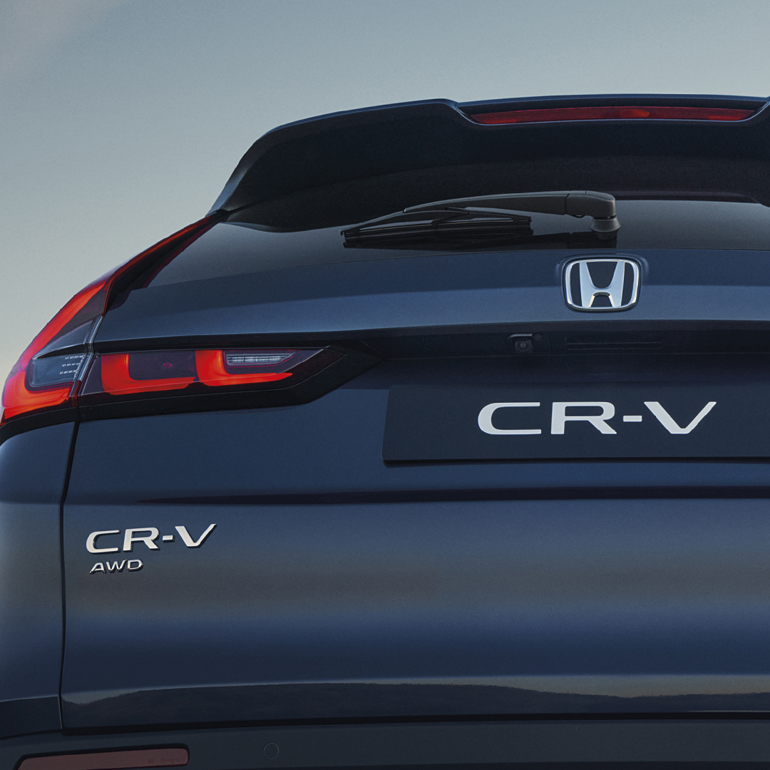 Close-up van de achterkant van de Honda CR-V Hybrid.