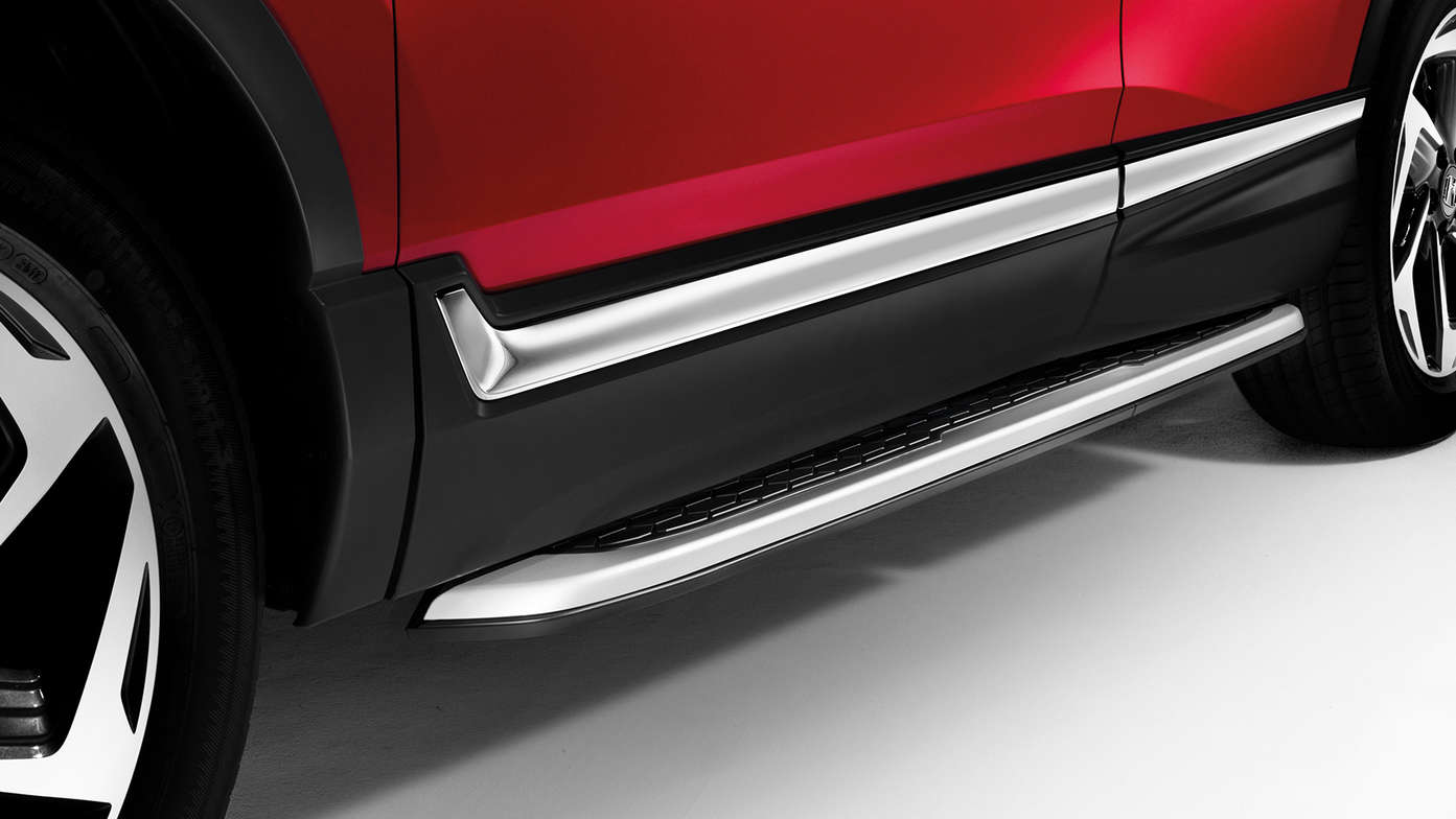 Close-up treeplanken Honda CR-V.
