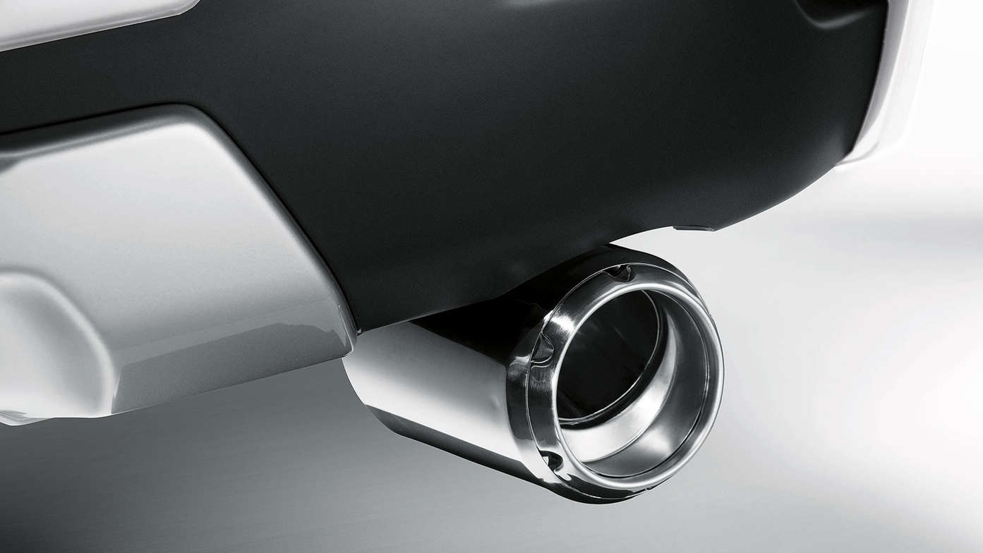 Close-up van uitlaatsierstuk Honda CR-V Hybrid.