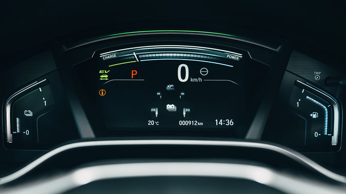 Zijdelingse close-up van TFT-display Honda CR-V Hybrid.