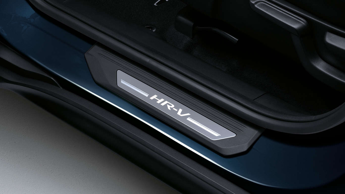 Close-up van Honda HR-V dorpelsierlijsten.