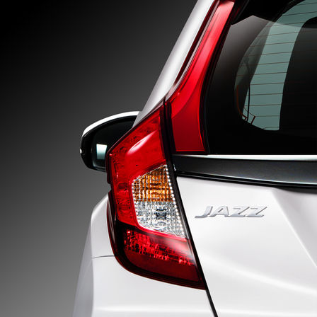 Close-up achterlichten Honda Jazz.