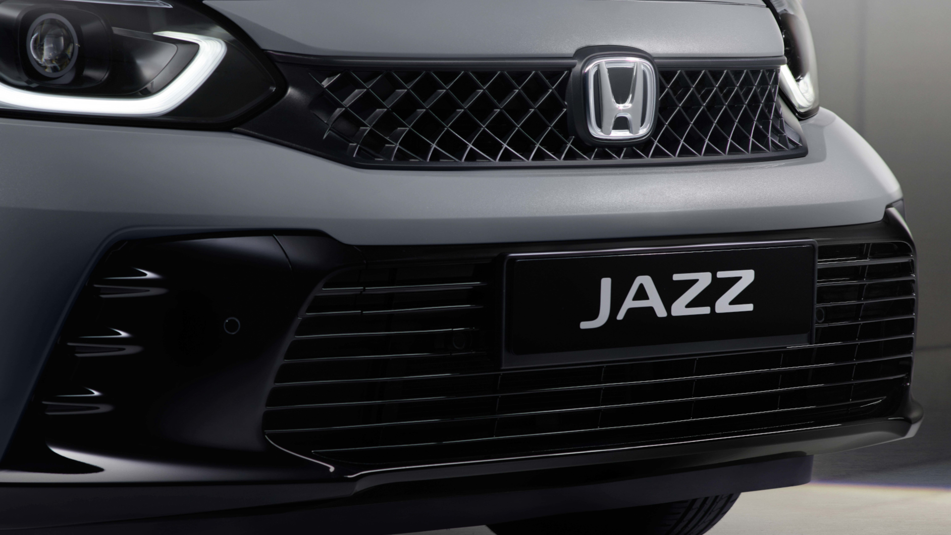 Close up of Honda Jazz front grille.