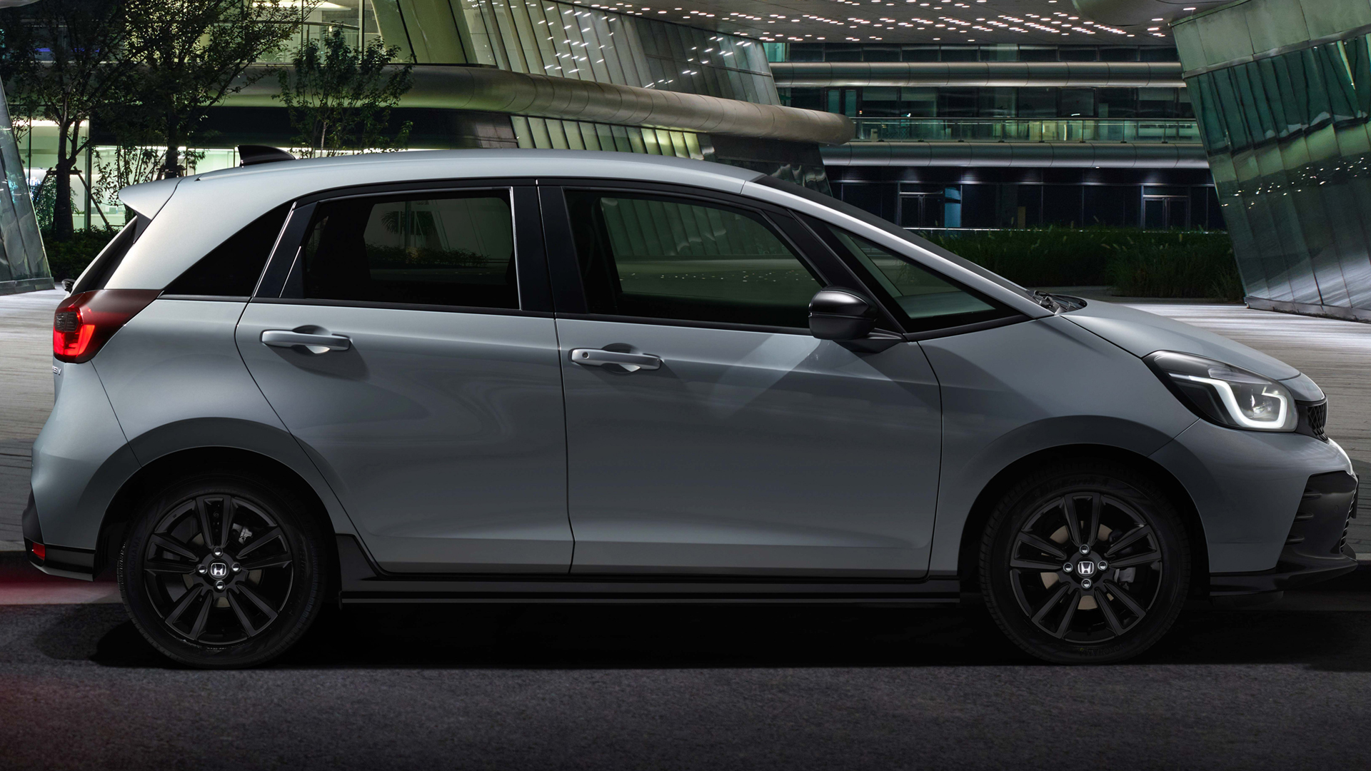 Side profile of Honda Jazz Hybrid.