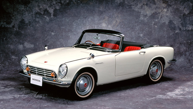 Driekwart vooraanzicht van Honda S500.