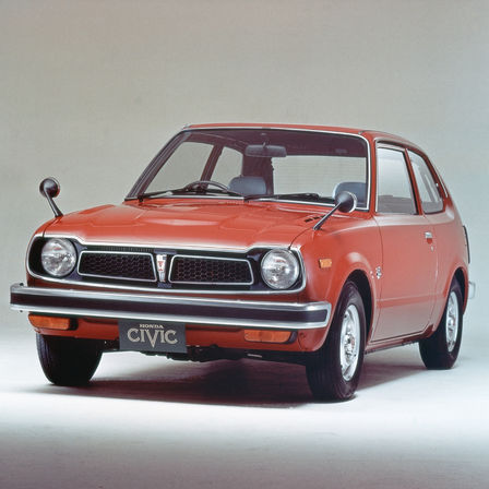 De eerste Honda Civic, driekwart vooraanzicht.