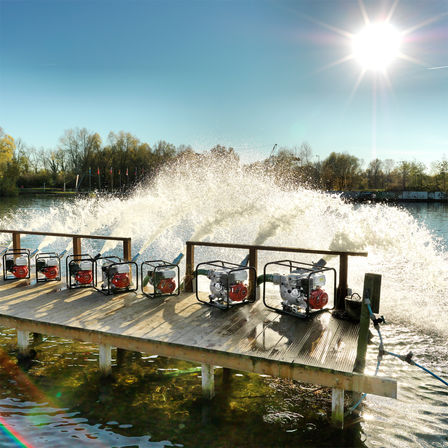 Chemicali&euml;npomp op locatie.