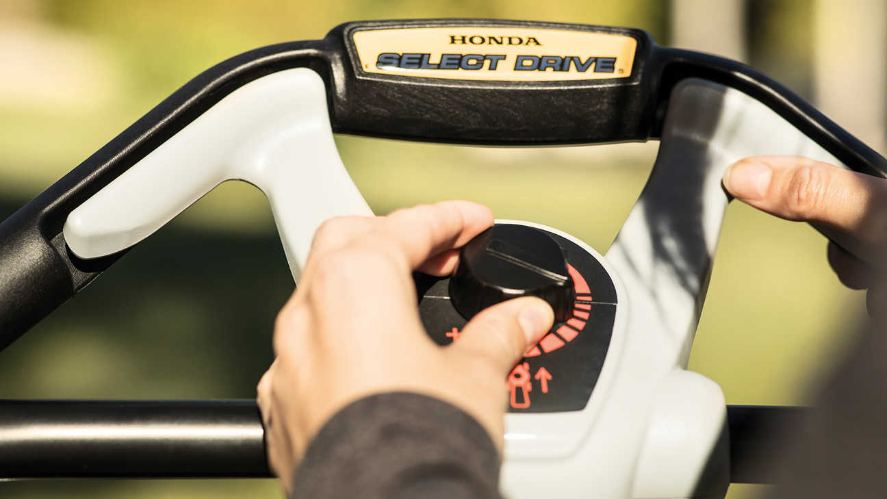 Close-up van Select Drive van Honda HRX-grasmaaier.