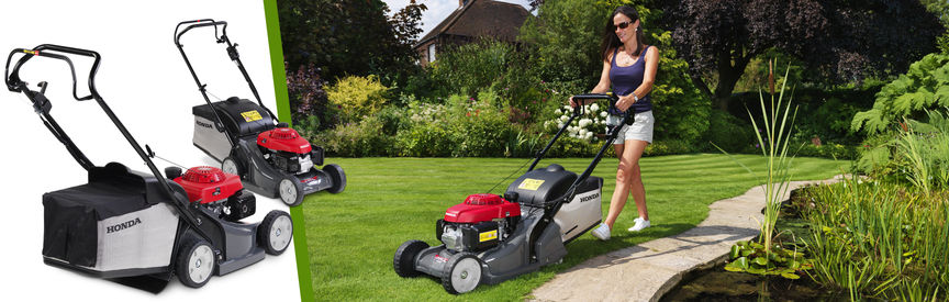 Links: 2x Honda-grasmaaiers Rechts: Grasmaaier driekwart vooraanzicht, zicht op linkerkant, in gebruik door model, tuinlocatie.