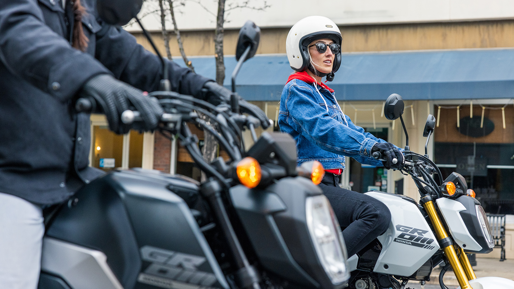 MSX125 Grom statisch in de stad