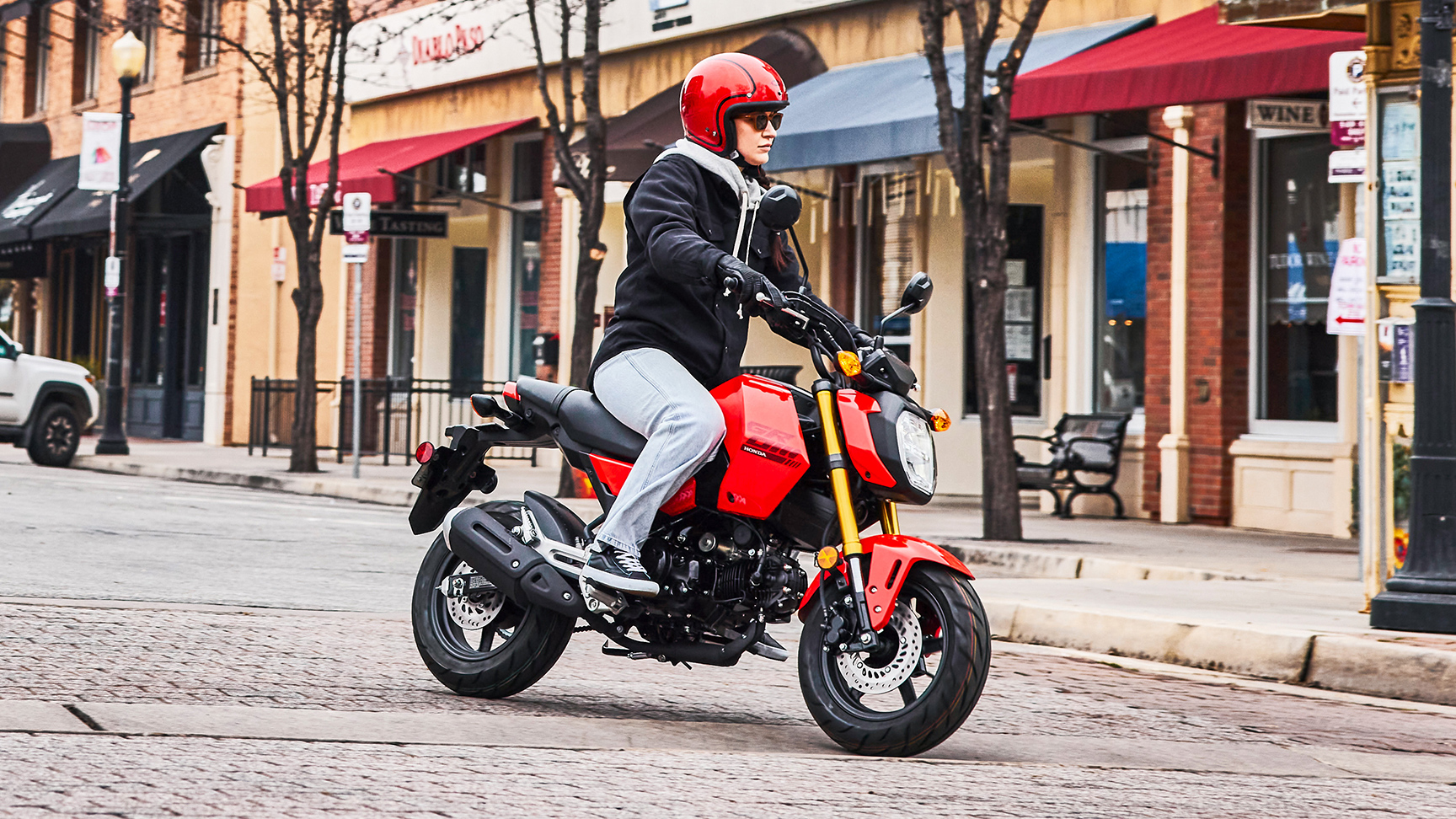 Zijaanzicht van MSX125 Grom in zwart 