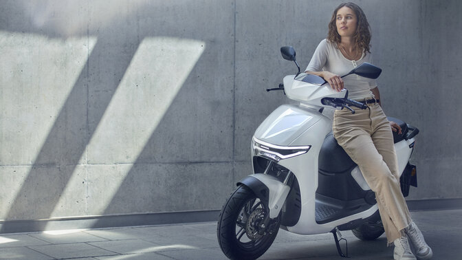 Honda Forza 350 statisch op locatie