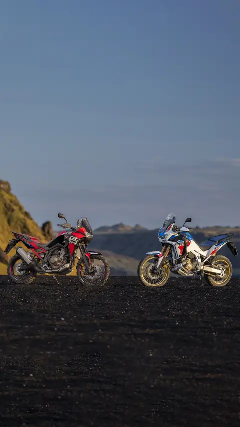 Africa Twin dynamisch offroadbeeld met rijder