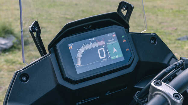XL750 Transalp TFT-meter in Sportmodus met navigatie.