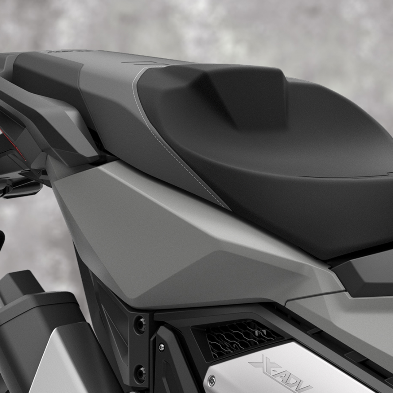 Close-up van het zadel van de Honda X-ADV.