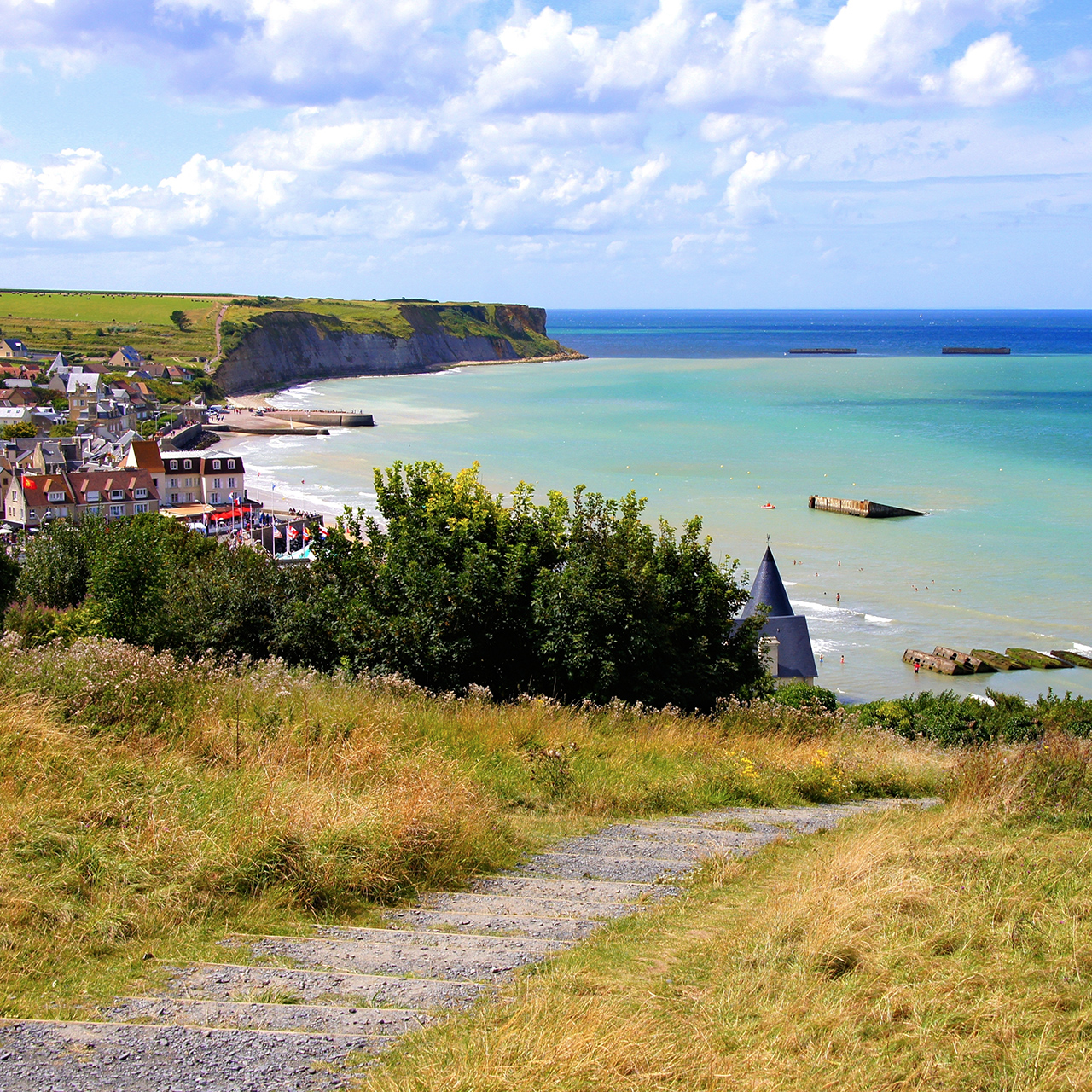 Uitzicht over de D-day stranden bij Arromanches les Bains, Normandië, Frankrijk