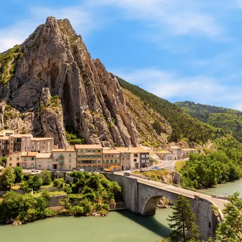 Sisteron in de Provence - oude stad in de Haute-Provence