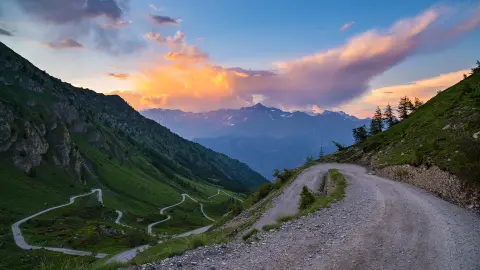 Weg doorheen het Alpengebergte, Klosters-Serneus, Davos, Graubünden Zwitserland