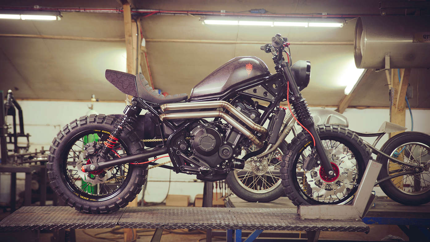 Custom Honda CMX500 Rebel door Russ Brown en Dan Gold.