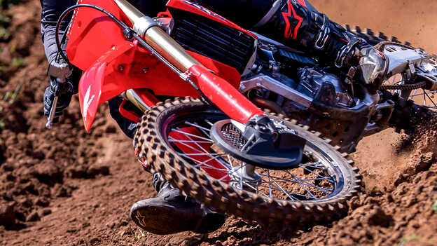 CRF250R vernieuwde Showa USD-vorken van 49 mm