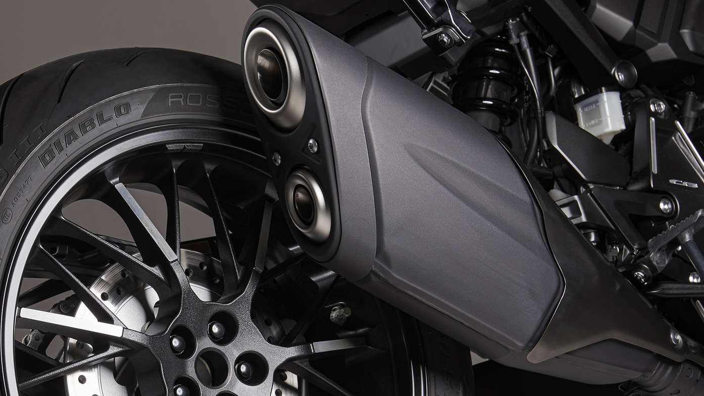 Honda CB1000R Black Edition, gitzwarte uitlaat