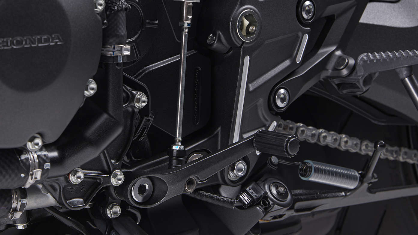 CB1000R Black Edition, drietraps instelbare quickshifter