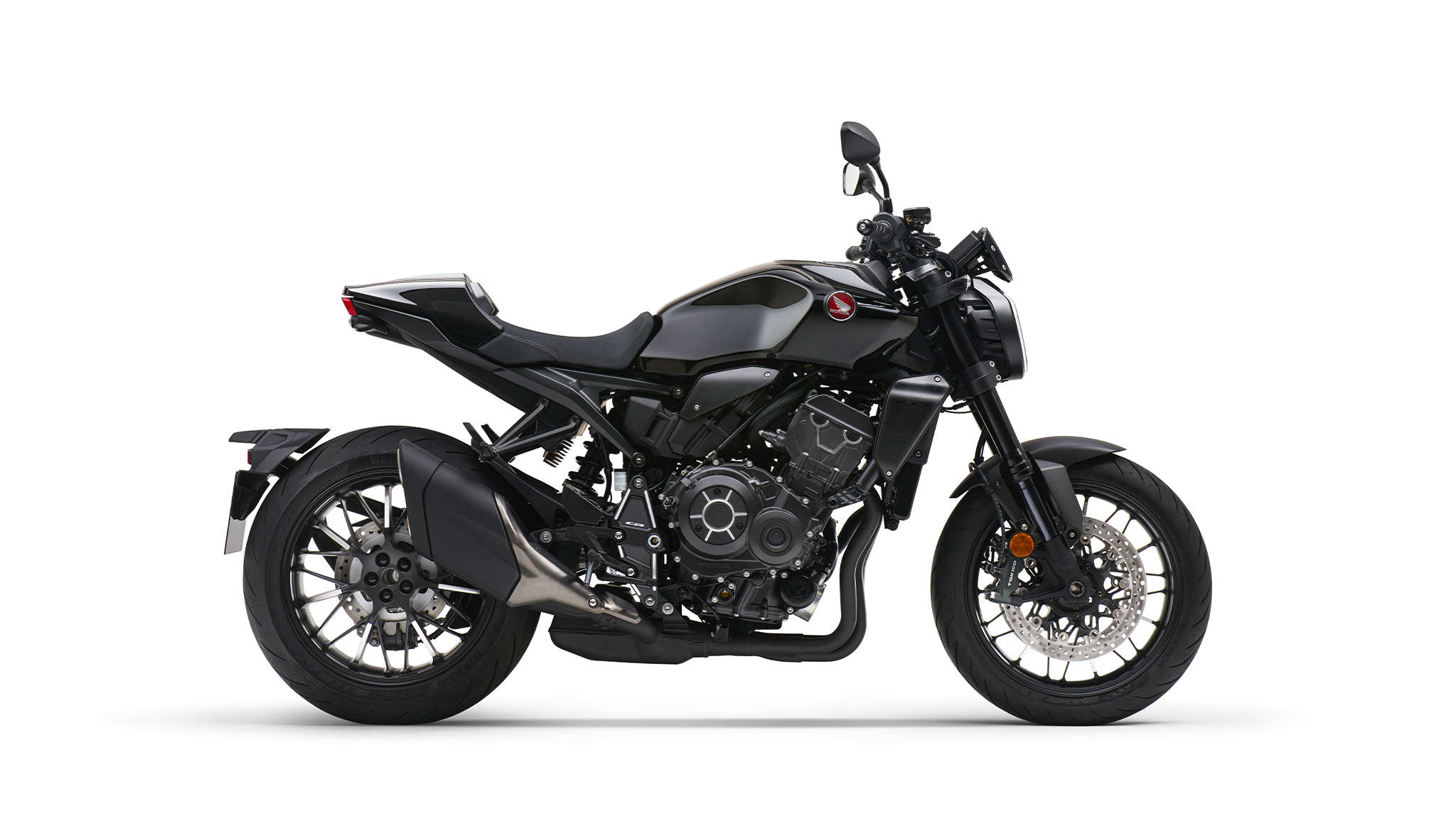 Honda CB1000R Black Edition, rechterkant studiobeeld, zwarte motor