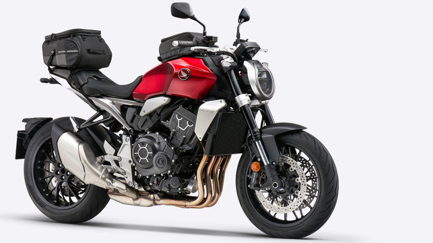 Driekwart vooraanzicht Honda CB1000R met accessoires.