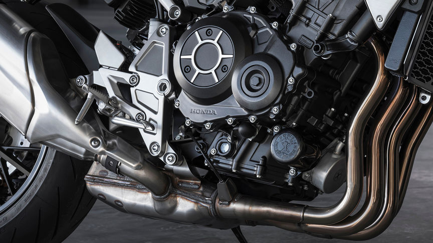 Honda CB1000R, Opwindende vier-in-lijn motor 