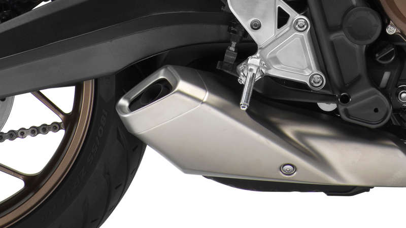 Honda CB650R Neo Sports Café, ingezoomd op uitlaat, studiobeeld