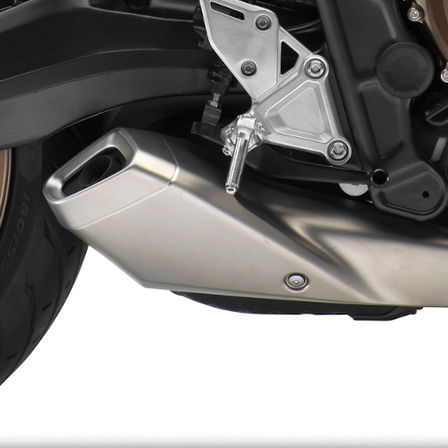 Honda CB650R Neo Sports Café, ingezoomd op uitlaat, studiobeeld