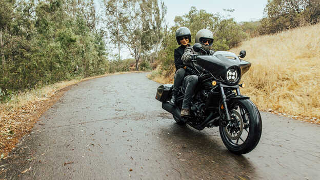 Dynamisch beeld van de CMX1100 op de weg