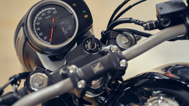 GB350S close-up van snelheidsmeter