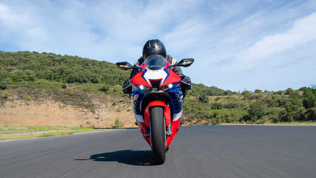 Honda CBR1000RR-R Fireblade met HRC luchtstroomkanaal en winglets