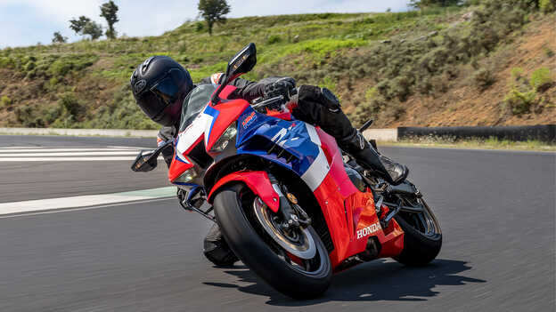 Honda CBR1000RR-R Fireblade met geoptimaliseerd prestatiegericht elektronicapakket