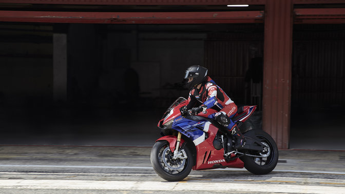 Honda CBR1000RR-R Fireblade SP op het circuit.