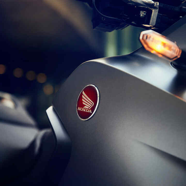 Honda Wings-logo op NT1100 benzinetank