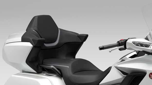 Honda Gold Wing Tour Comfortabele rijpositie voor passagier.