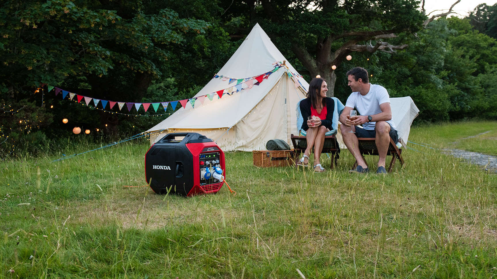 Draagbare generator, buitenkant (strand)