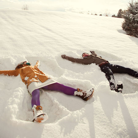 Modellen in de sneeuw.